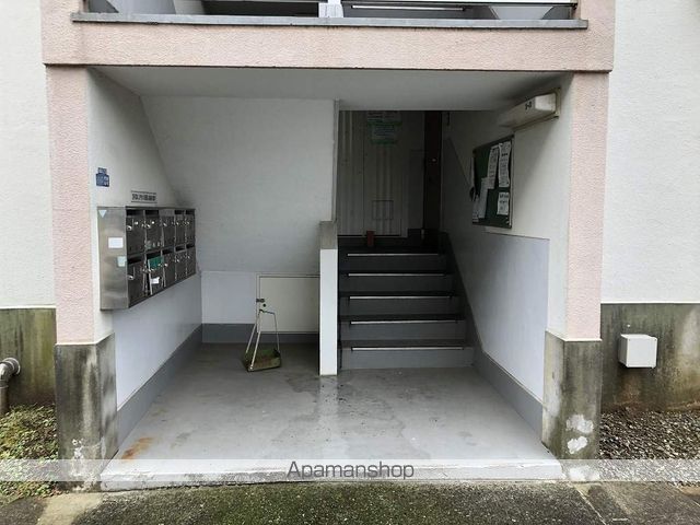 ビレッジハウス竜田3号棟の玄関写真