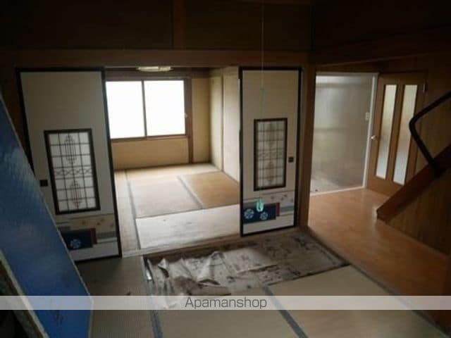 岩見沢市 2階建 築52年の内装写真
