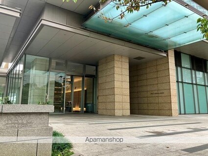 ベイズタワー＆ガーデン[1LDK/61.45m2]のエントランス