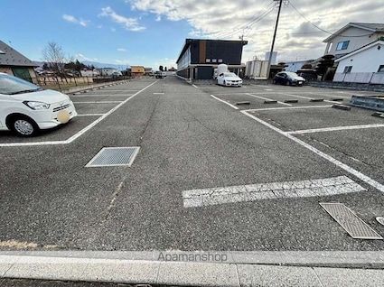 レオパレスヤバラ[1K/28.02m2]の駐車場