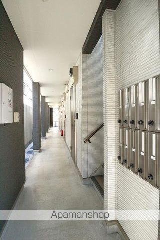 【横浜市南区永田北のアパートの写真】