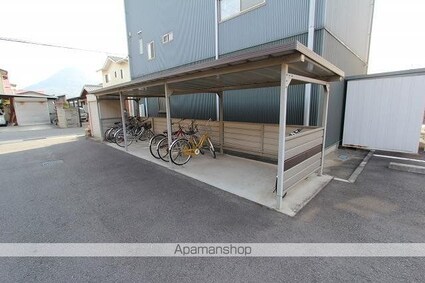 パインズコート新居　Ｅ棟[2LDK/55.89m2]の共用部1