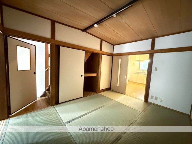 葛原新町堂前貸家の内装写真