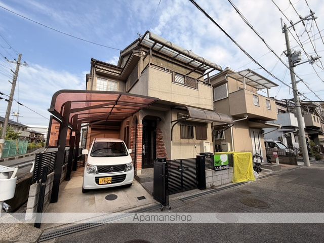 枚方市 2階建 築34年の外観写真