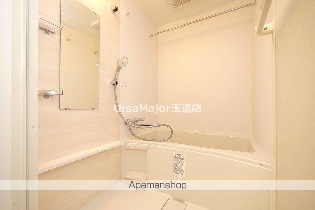 コンフォリア・リヴ北浜平野町の内装写真