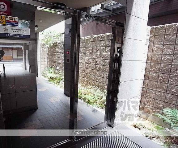 ラフィーネ御所西の玄関写真