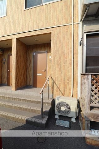 リースランド旭原 D棟の玄関写真