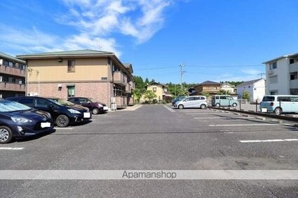 コンフォール[2LDK/50.47m2]の駐車場