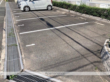 レオパレス南手城[1K/26.08m2]の駐車場