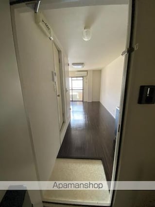シルクハイム中央町[1R/22m2]の玄関
