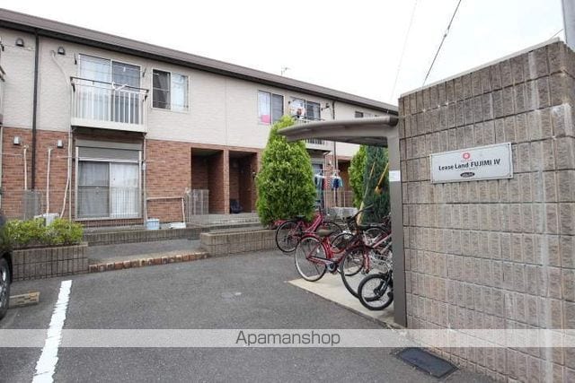 リースランド富士見IVの玄関写真