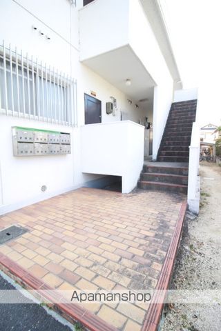 マンション難波の玄関写真