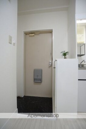 ＫＲＴビル[1R/22m2]の玄関