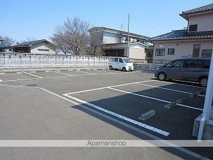 レオパレスプレステージＯＮＥ[1K/23.18m2]の駐車場