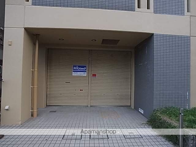 J&SBUILDINGの玄関写真