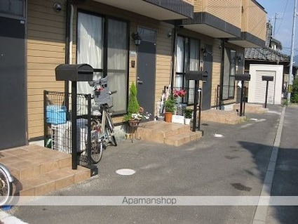 フロイデ立山[2LDK/59.62m2]の共用部1