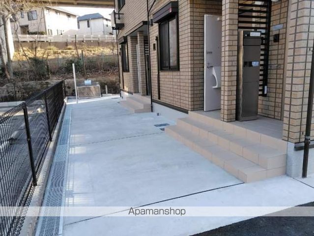 グリーンパーク市原B棟の玄関写真