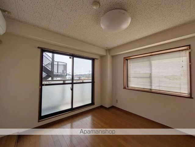 ジュネス沖新の内装写真