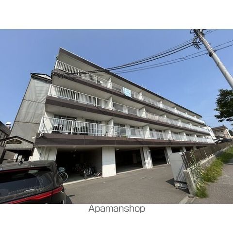 ローヤルハイツ西岡の外観写真