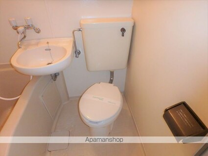 メゾン・ド・マニエール[1R/14.54m2]のトイレ