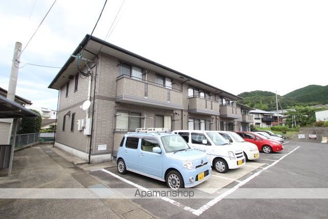 フローラ中里の外観写真