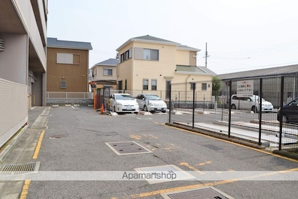 エテルノン泉佐野[3LDK/66m2]の駐車場