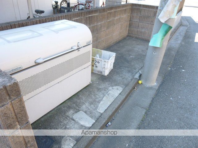 【府中市日新町のアパートの写真】