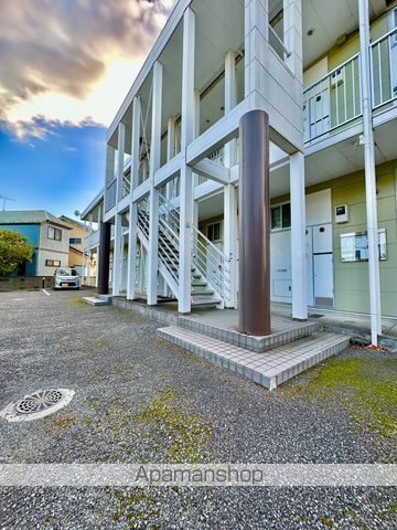 レオパレスFUJIの玄関写真