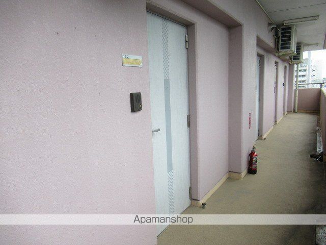 BETTER Я 本町通の玄関写真