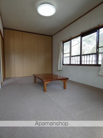 タウン平成2号館の内装写真