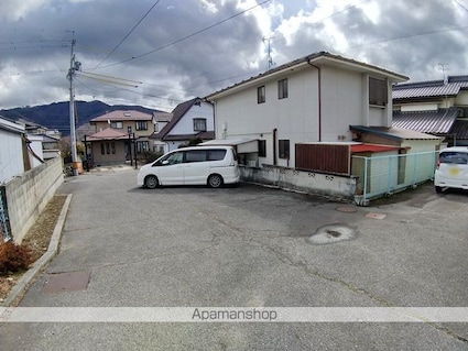 岡田マンション[3K/49.26m2]の駐車場1