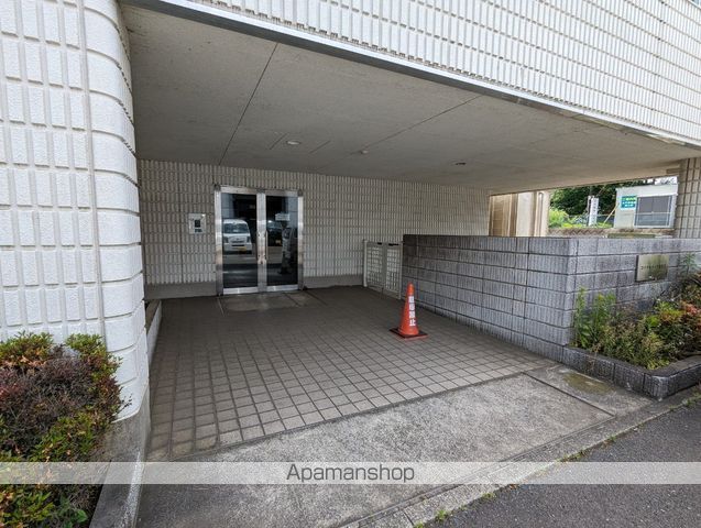 ロイヤルカーサ海老名の玄関写真