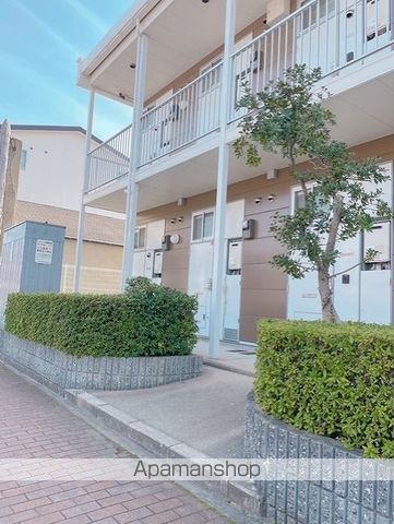 レオパレスユバの玄関写真