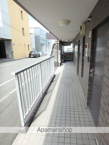 コンパス琴似の玄関写真