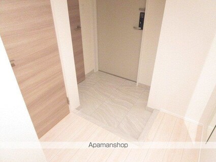 ロイジェントパークス千葉中央[1R/38.81m2]の玄関