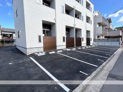 広島県広島市中区江波二本松２丁目[1R/29.65m2]の駐車場