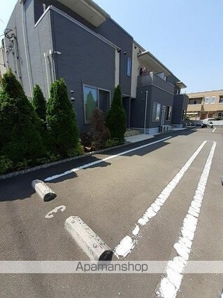 サン・リュミエール[1LDK/40.53m2]の駐車場3