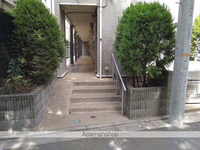 レオパレス羽根木の玄関写真
