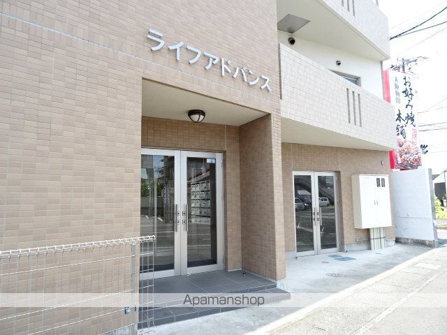 ライフアドバンスの玄関写真