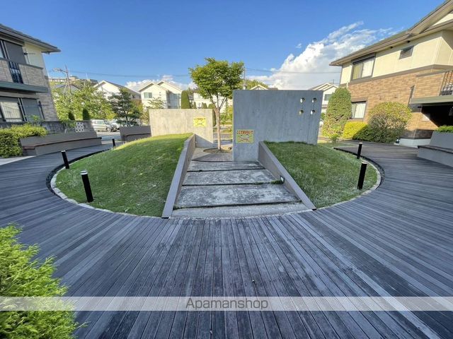 ルミエール東中振B棟の玄関写真