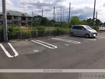 愛媛県松山市樽味３丁目[2LDK/61.73m2]の駐車場