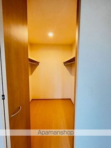 小田急電鉄江ノ島線 六会日大前駅 徒歩15分 2階建 築13年の内装写真