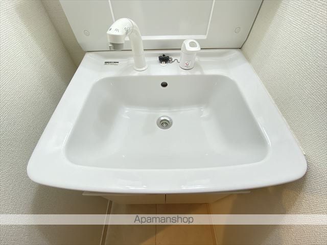 レジア三津屋南の内装写真