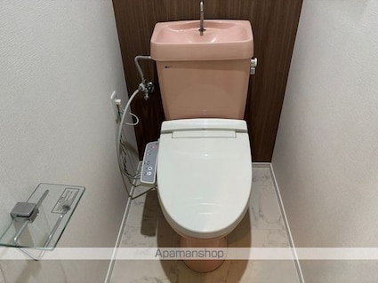 ファミール五反田[1LDK/65.61m2]のトイレ