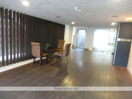 プライムアーバン三軒茶屋[1R/25.4m2]の共用部1