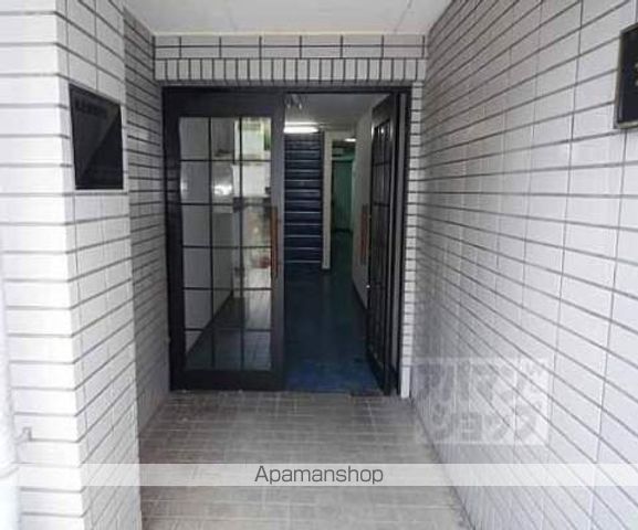 御所西ハウスの玄関写真