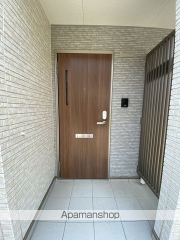クリスタル三和の玄関写真