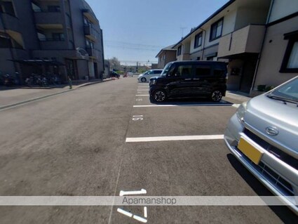 コートダジュールＴⅡ　Ａ棟[2LDK/50.38m2]の駐車場4