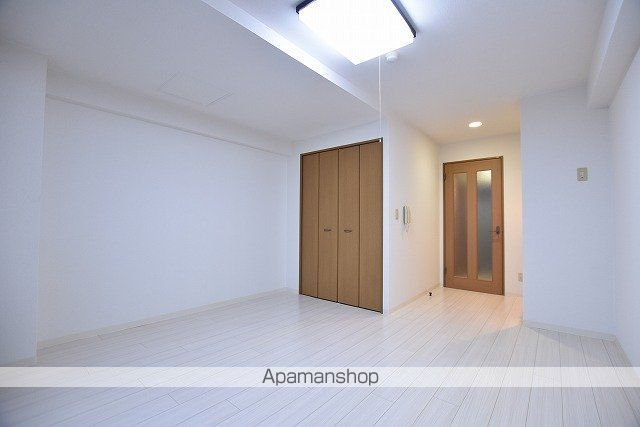 駅前大通マンションの内装写真