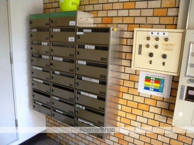 柏原ファミリーハイツの玄関写真